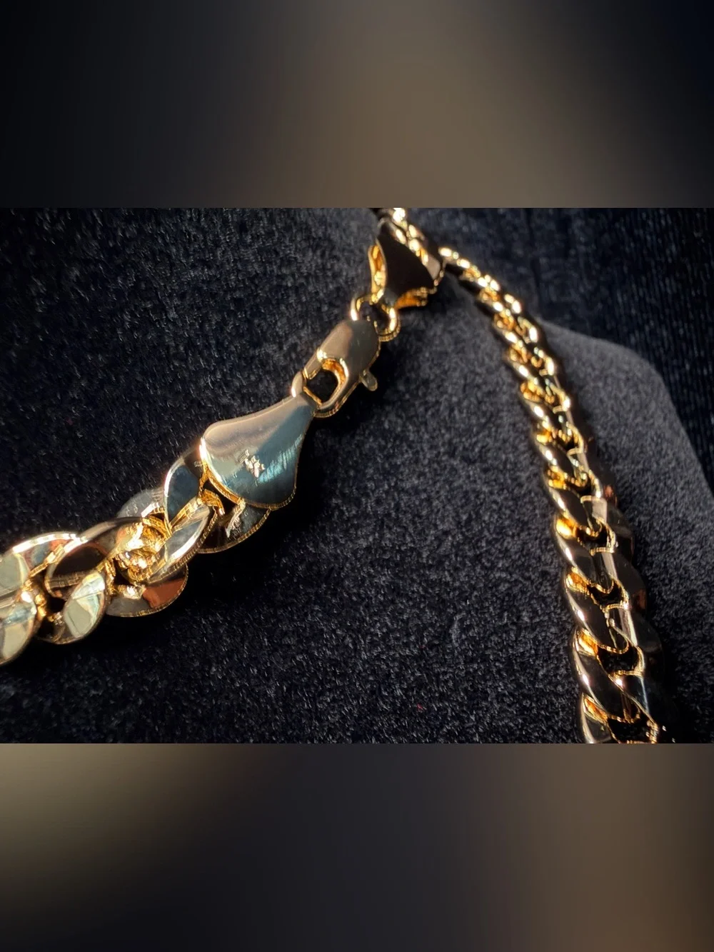Cuban w/Concave 30in 9.3MM 14K gold necklace. Brand New. Statement Piece